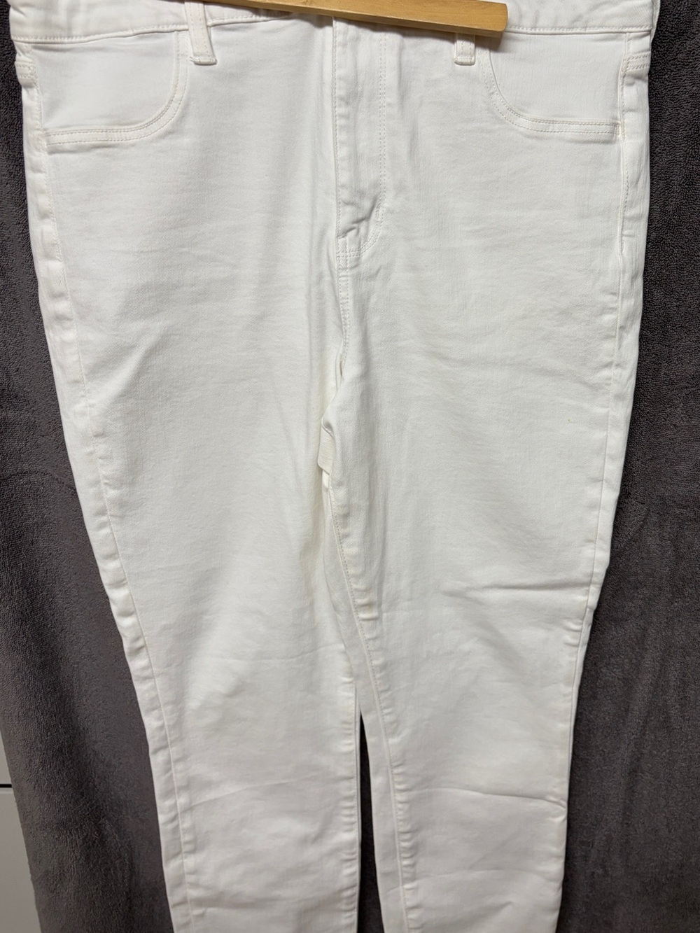 American Eagle Outfitters White Skinny Jeans